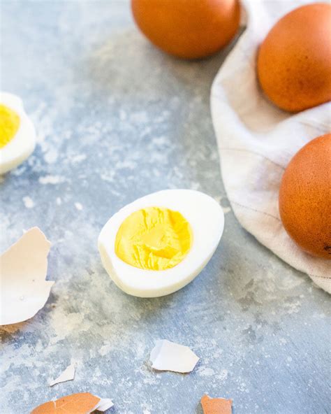 Cholesterol in eggs is a problem with genetic familiarity and hypercholesterolemia. How Much Protein in a Hard Boiled Egg? - A Couple Cooks