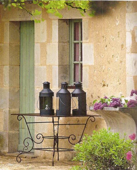 To balance today's hectic lifestyles, softer colors and more… Décor de Provence: Vintage!