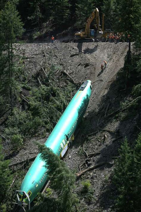 boeing 737 fuselages removed from montana river after train derails