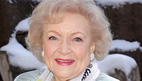 Betty White Gets Pbs Film Salute To Pioneering Tv Career