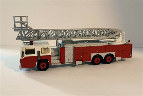 E One 95 Aerial Ladder Wbucket 3 Axle Fire Truck