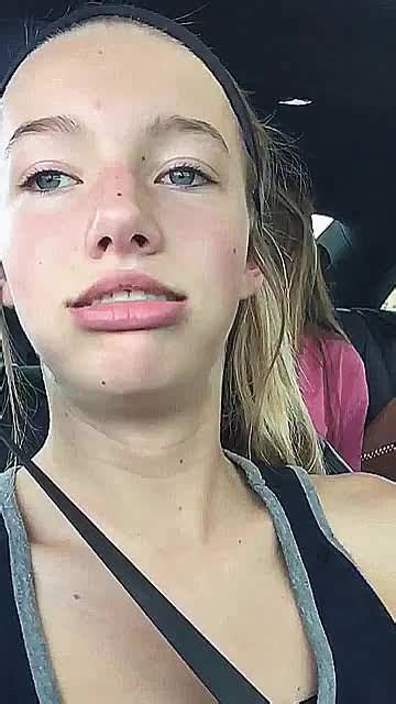Girls Slow Motion Video Gets Interrupted By A Wasp In The Car Girl Humor Funny Accidents