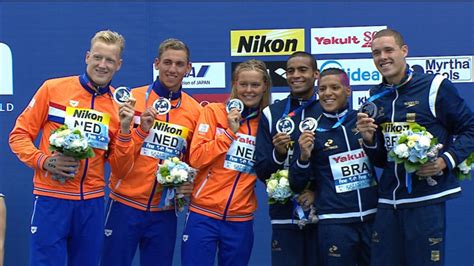 Hij is lid van de zwemvereniging sc magdeburg en werd in 2015 landskampioen in zijn. Nederlandse zwemmers moeten WK-zilver delen | NOS