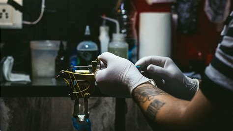 El Tatuador Autónomo Un Profesional Amenazado Por El Intrusismo