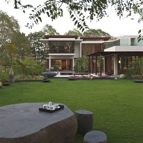 Courtyard House By Hiren Patel Architects Gujrat India