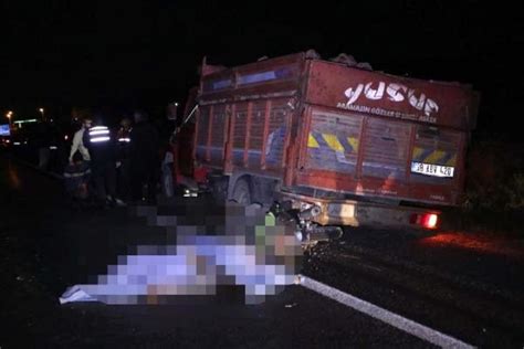 Kayseri de motosiklet kamyona çarptı 2 ölü Haberler