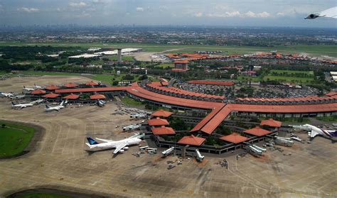 Book flights to soekarno hatta airport (cgk) with cheapoair! Soekarno-Hatta International Airport - Smoke Tree Manor