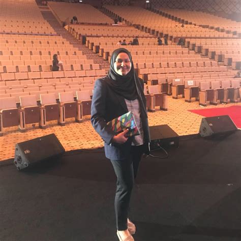 Pening kepala fikirkan design kad kahwin untuk majlis anda nanti? FREE COD!!!!!! 📣📣📣📣 bg area... - Wansue Beauty Pulau Pinang