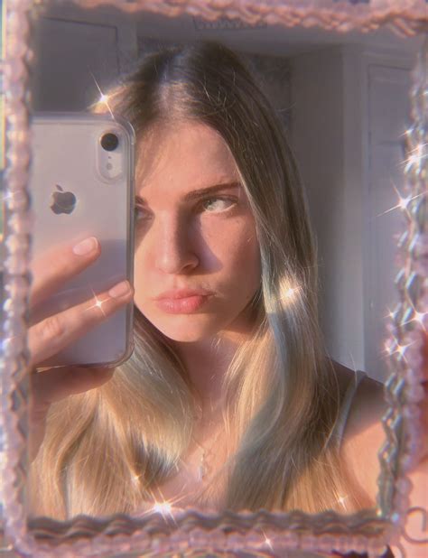 pin by poppy ♡ on aesthetics in 2020 mirror selfie aesthetic selfie