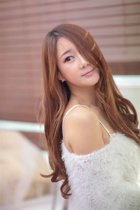 Han Chae Yee In White ~ Cute Girl Asian Girl Korean Girl Japanese