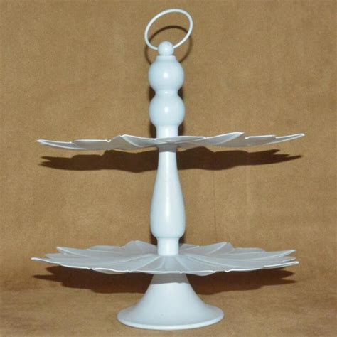 The most common metal cake stands material is metal. Cheap 2 tier metal white cake stand | vigorousfurniware.com