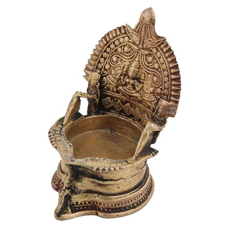Lakshmi vilakku, also known as gaja lakshmi vilakku is popular all over kerala. Brass Gaja lakshmi Lamp Jumbo Vilakku oil lamp