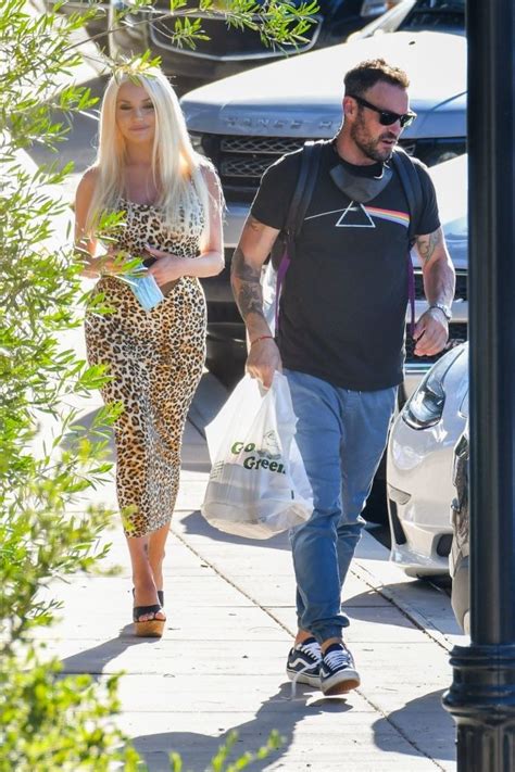 Brian Austin Green Steps Out With Courtney Stodden During A Lunch Date