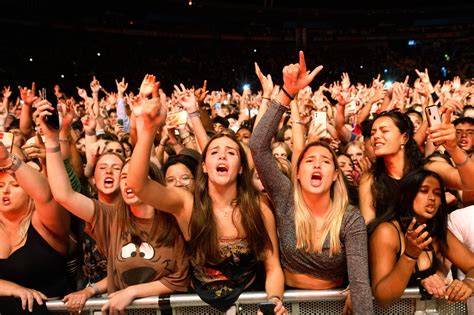 Neuseeland 30000 Fans Bei Six60 Konzert