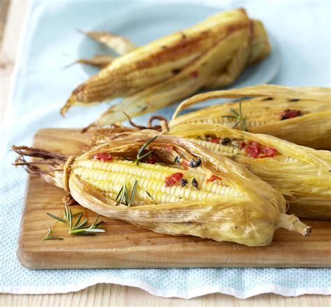 Cheese-Flavoured Mealies Braaied in their Husks! # ...