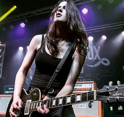 Entrevista Con Laura Cox La Guitarrista Más Viral De La Historia De