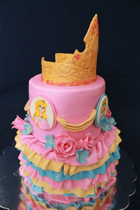 Disney Princess Themed Cake My First Time Doing The Ruffles Could Have