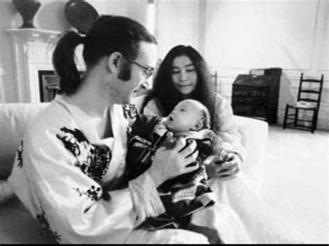 Yoko Ono Celebra El Cumpleaños De John Lennon Y De Su Hijo Sean En Twitter