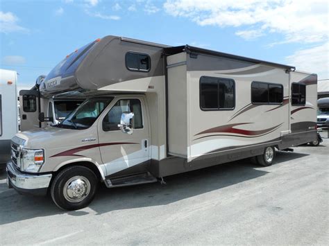 Maybe you would like to learn more about one of these? Vergelijk "C-class met slide-out" campers