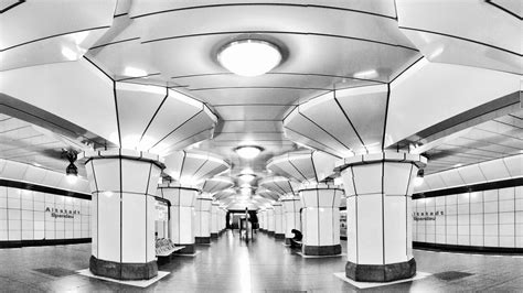 Spaceship Spandau Eng The Underground Station Altstadt Sp Flickr