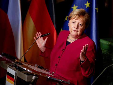 Merkel Tar Ikke Gjenvalg Som Partileder Blir Sittende Som
