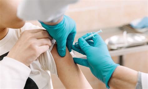 Vacunas Contra La Gripe La Neumonía Y La Covid 19 Cuándo Y Por Qué