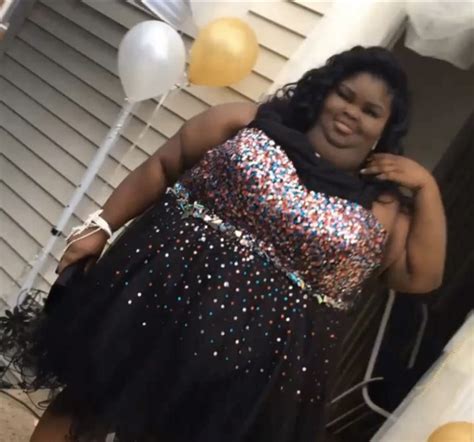 This Girl Was Bullied For Her Prom Dress So Twitter Came To Her Rescue