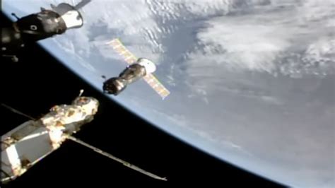 Soyuz Returns Cosmonauts And Film Crew To Earth Spacenews
