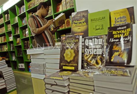 BUKU ISLAMI ANTARA Foto