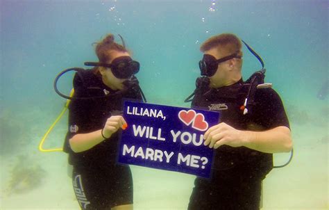 underwater marriage proposal seapro divers