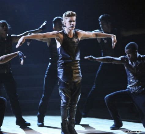 Justin Bieber Dancing