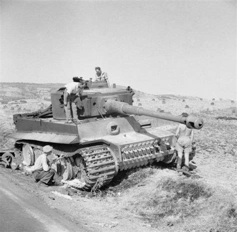Tiger Tank Inspected By English Troops In Africa Tiger Tank Tiger Ii