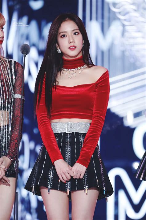 blackpink s jisoo is a visual queen with perfect proportions here are 10 times jisoo was a