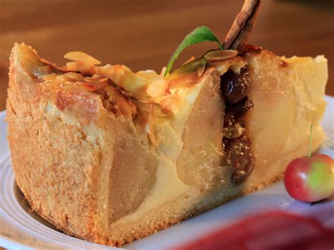 In einer schüssel mit zimt und zitronensaft vermengen. Bratapfel-Kuchen mit Rumrosinen | GartenFlora