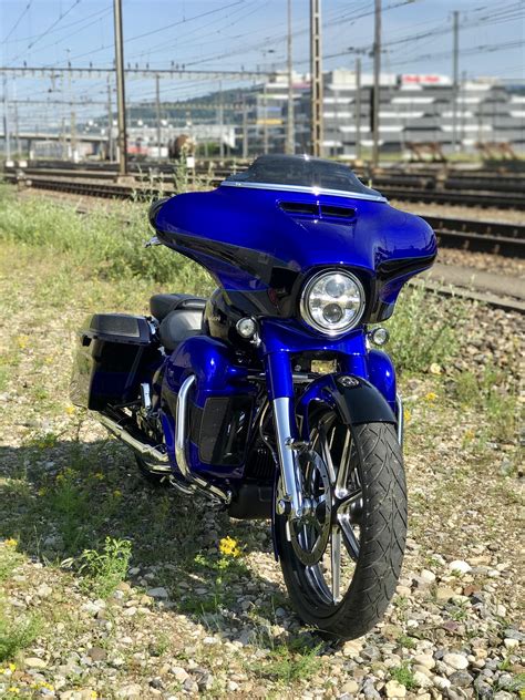 H-D CVO Streetglide - Motorcycle-Heaven Bächli AG