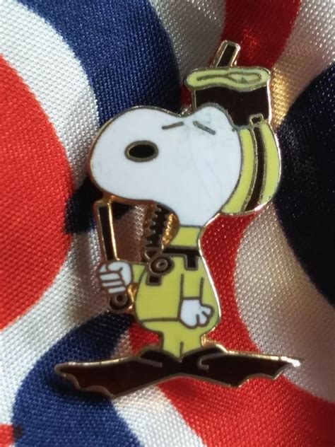 Vintage 1960s Snoopy Snorkler Peanuts Lapel Pin Etsy Lapel Pins
