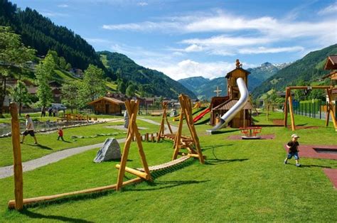 Experience the best of mykonos. KINDERHOTEL WALDHOF - Hotel Reviews (Grossarl, Austria ...