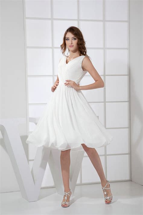 30 White Graduation Dresses Designs For Stylish Babes Eazy Glam