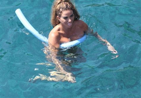 Katie Price Topless 45 Photos TheFappening