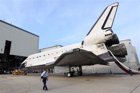 Space Shuttle Endeavours Final Journey To Los Angeles The Verge