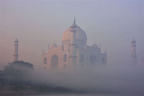 Taj Mahal Gets Two Mobile Air Purifiers To Battle Pollution Times Of India Travel