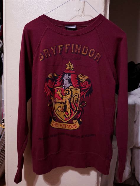 Harry Potter Gryffindor Womens Red Sweater Small Gem