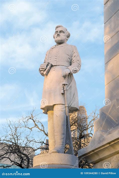 Statue General Robert E Lee The Confederate War Memorial In Dallas