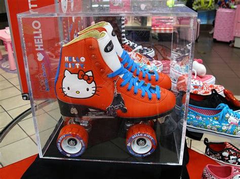 Awesome Hello Kitty Maxi Roller Skates In The Sanrio Store Hello Kitty Kitty Hello Pretty