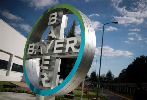 Bild Zu Hauptversammlung Bayer Aktion Re Kritisieren Vorstands Und