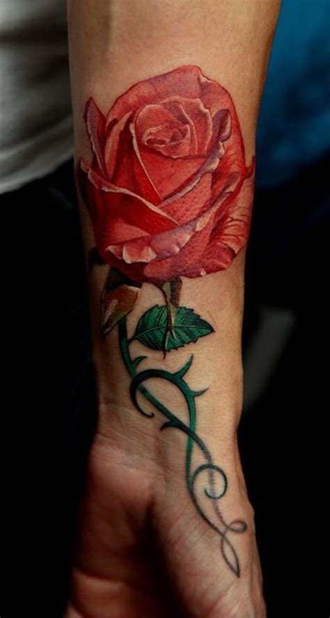 Red Rose Realistic Tattoo On Wrist Цветы татуировки рисунки