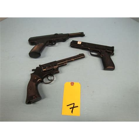 Lot Of 3 Pellet Pistols Crosman Smith And Wesson Style 22 Co2 Crosman