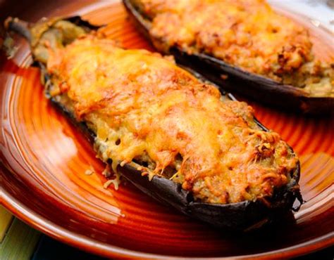 Te recomendamos estas berenjenas al horno con miel, es un plato económico y muy fácil de hacer. Receta de Berenjenas al horno
