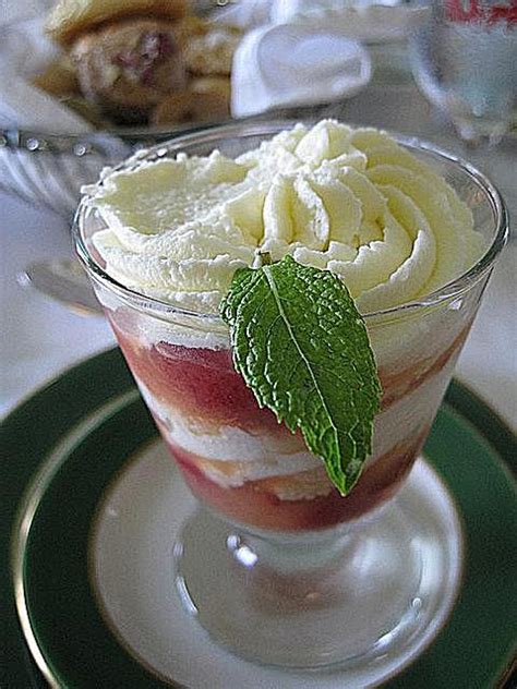 Strawberries Romanoff Recipe with Whipped Cream