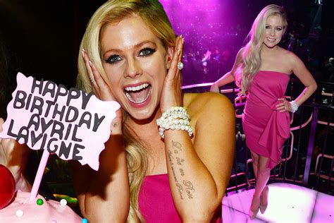 Avril Lavigne Celebrates Her Birthday Mirror Online